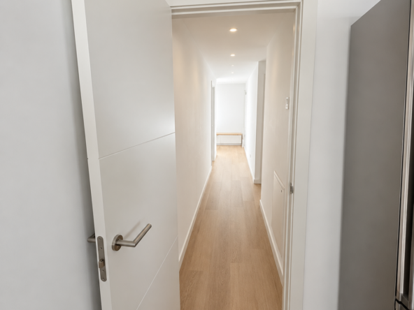 Pasillo interior de vivienda en Palma centro